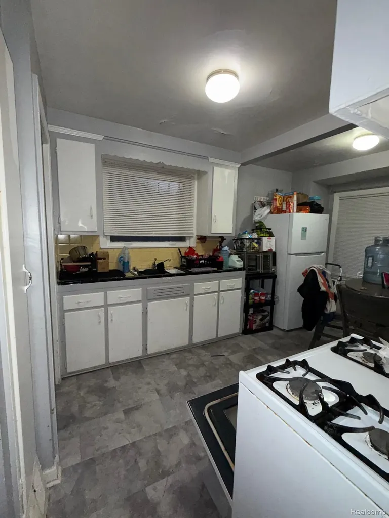 19464 Trinity Street Detroit City MI 48219