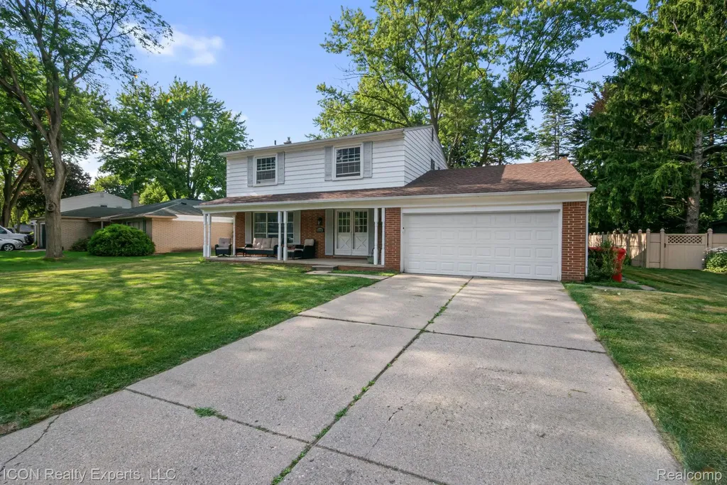 30280 Woodgate Drive Southfield City MI 48076