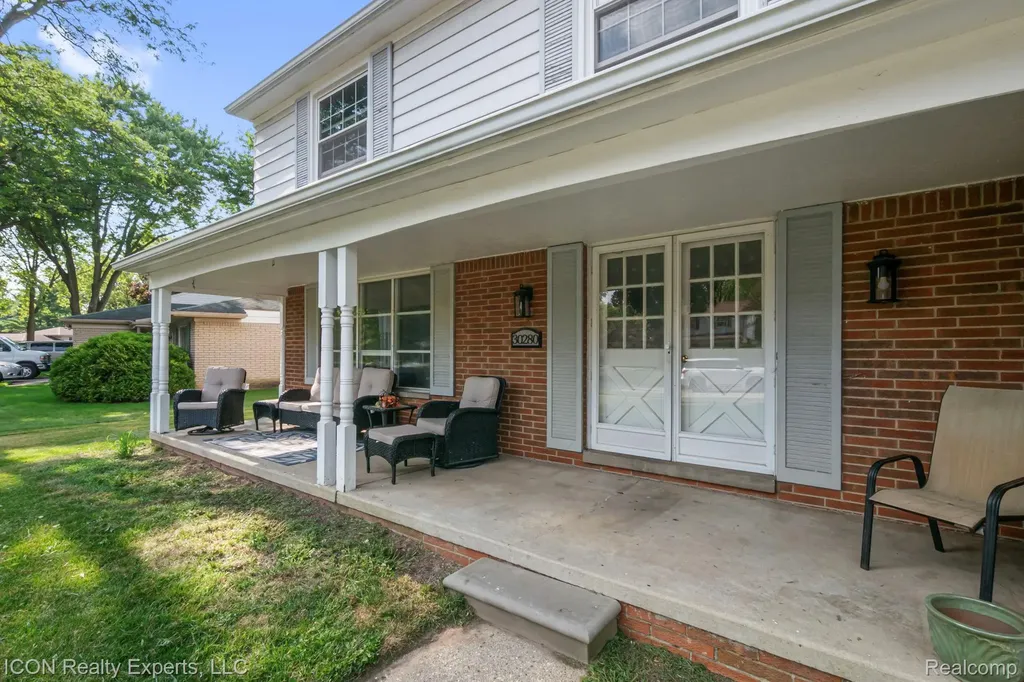 30280 Woodgate Drive Southfield City MI 48076