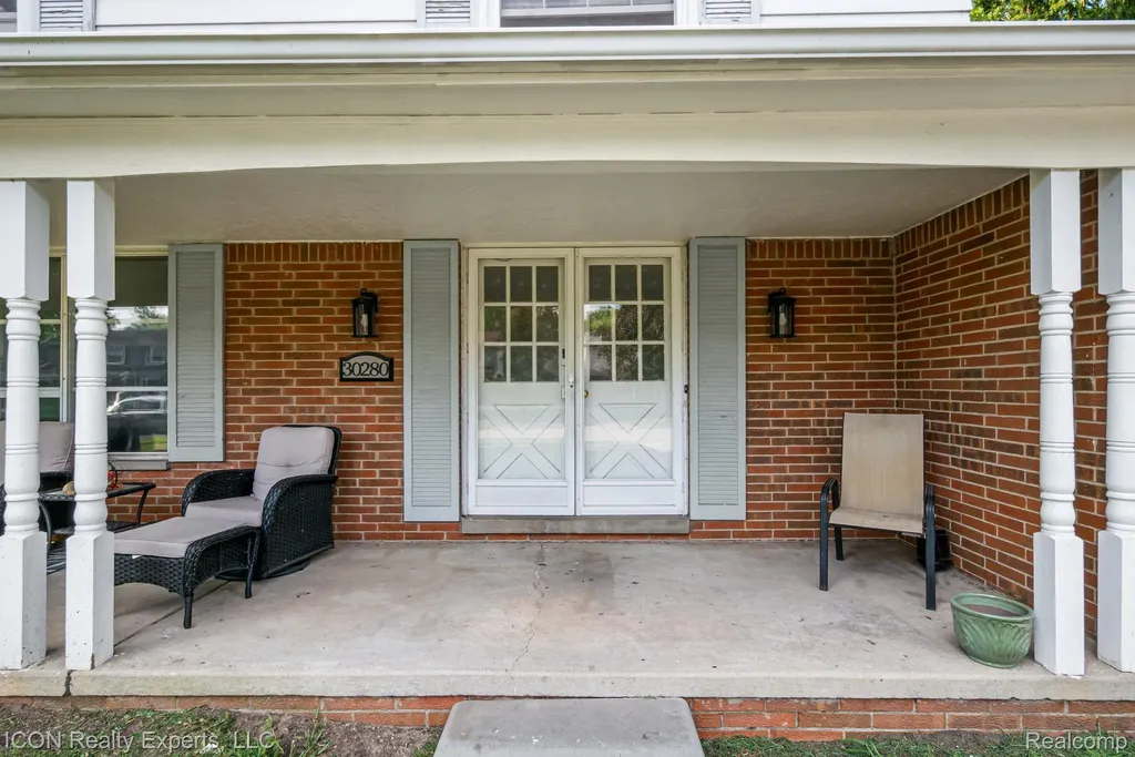 30280 Woodgate Drive Southfield City MI 48076