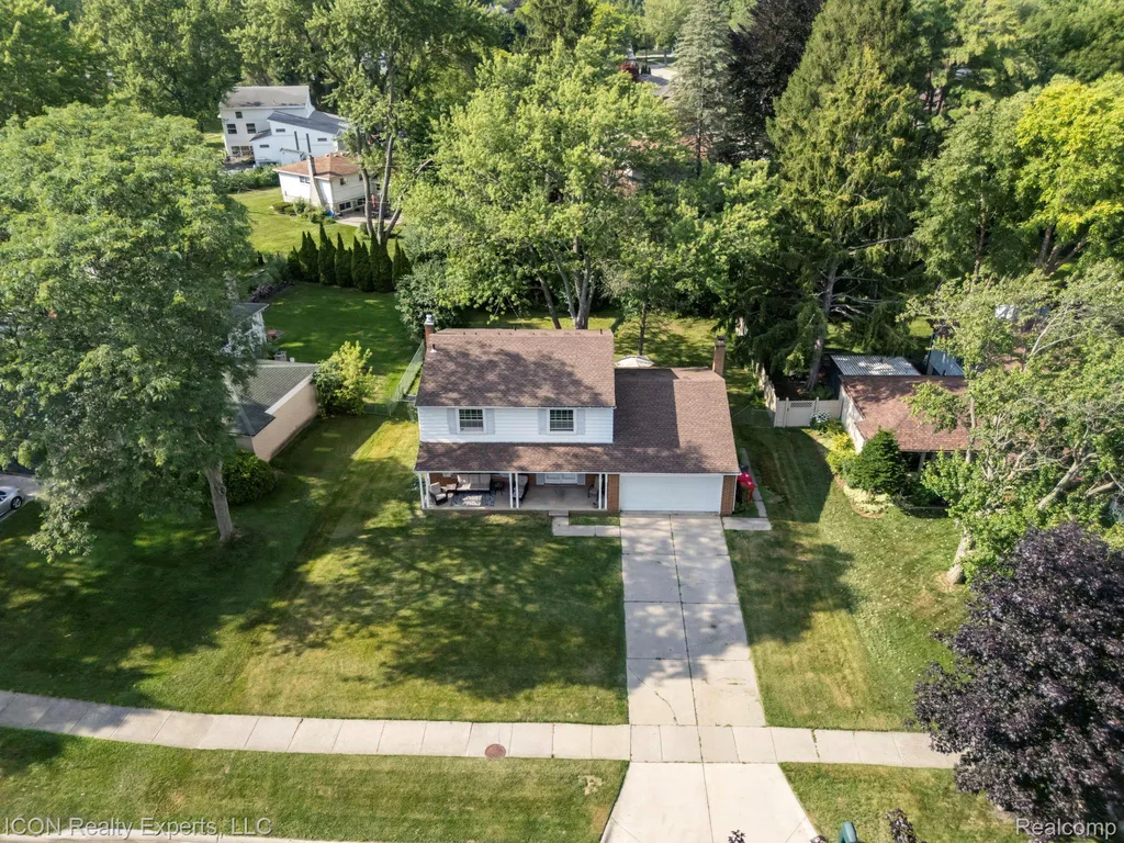 30280 Woodgate Drive Southfield City MI 48076