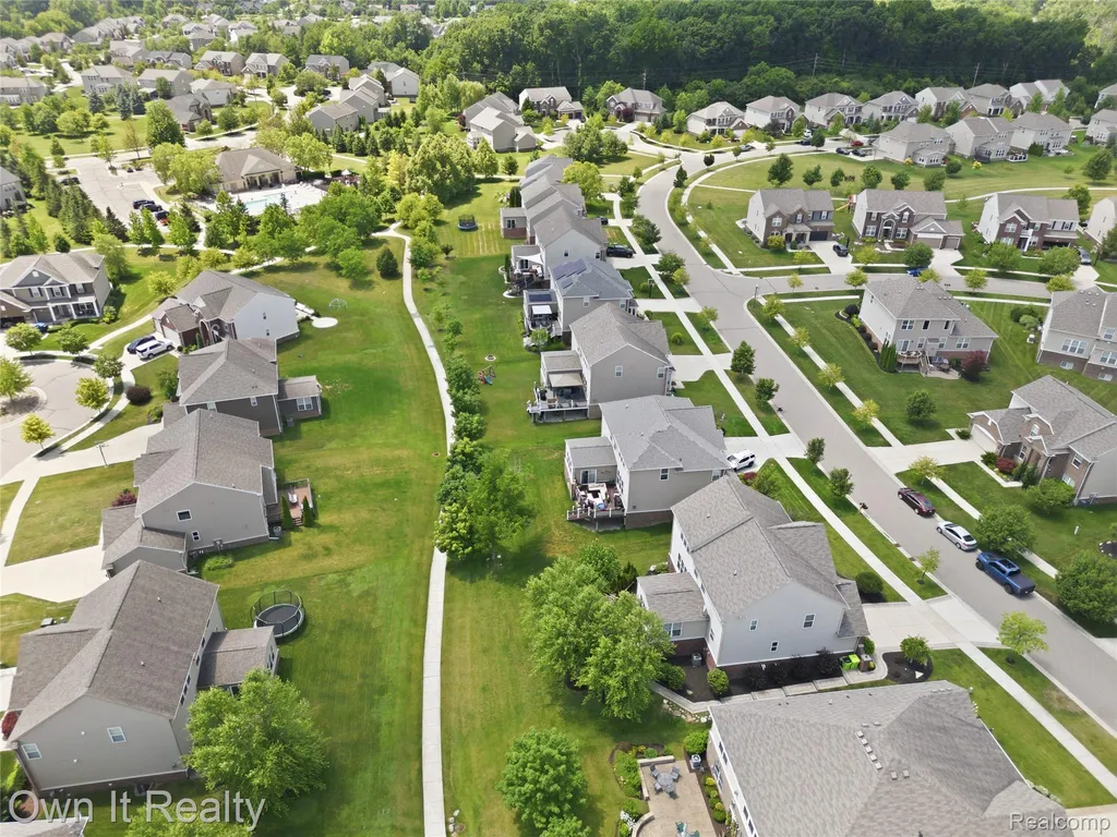 58683 Winnowing Circle S Lyon Charter Township MI 48178