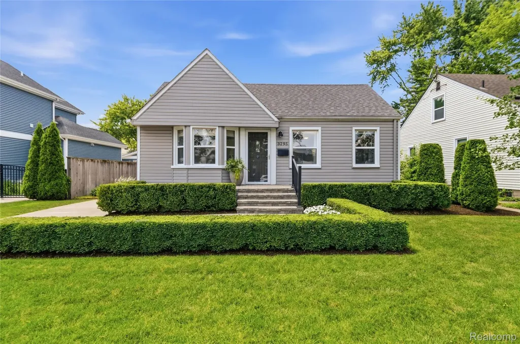 3295 Cumberland Road Berkley City MI 48072