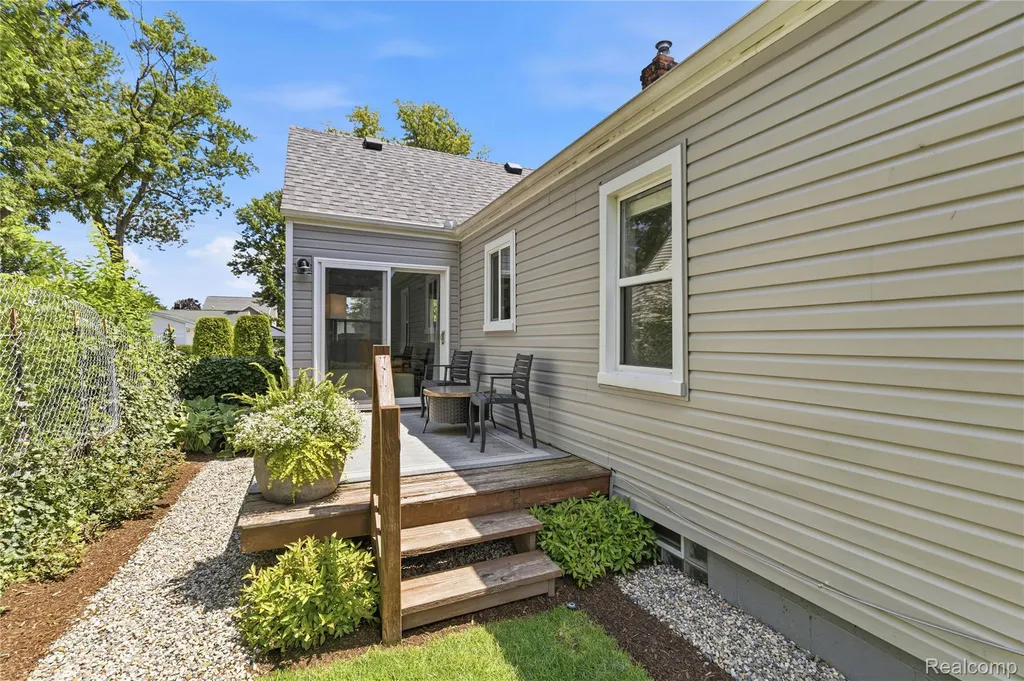 3295 Cumberland Road Berkley City MI 48072