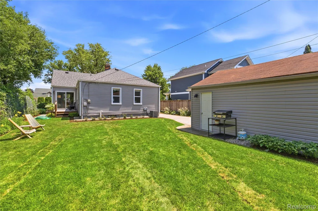 3295 Cumberland Road Berkley City MI 48072