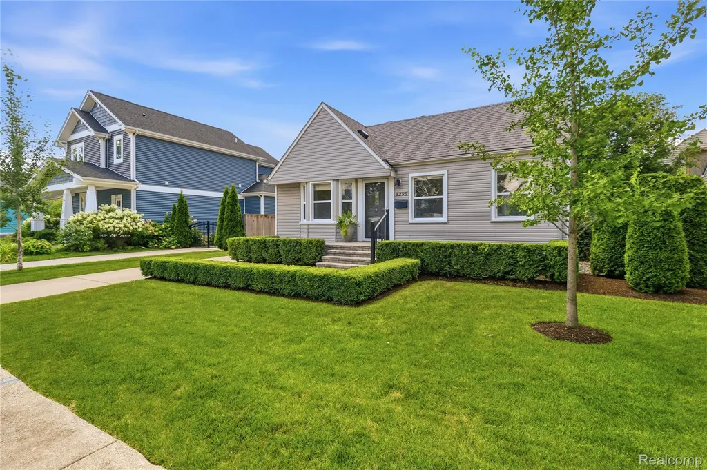 3295 Cumberland Road Berkley City MI 48072