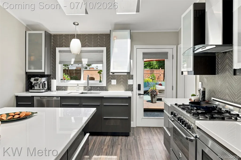 27861 Green Willow Street Farmington Hills City MI 48331
