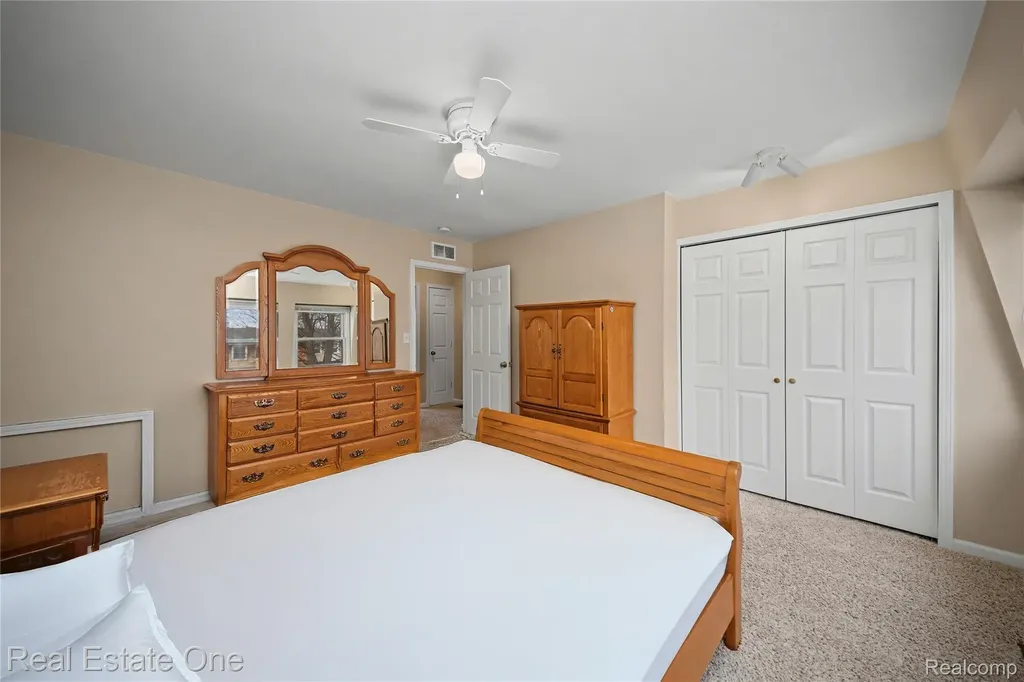 2579 Kingstowne Drive Commerce Charter Township MI 48390