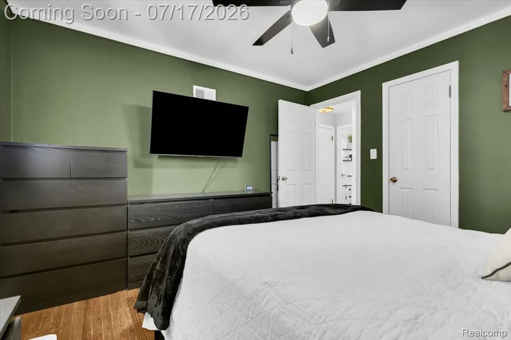31118 Richland Street Livonia City MI 48150