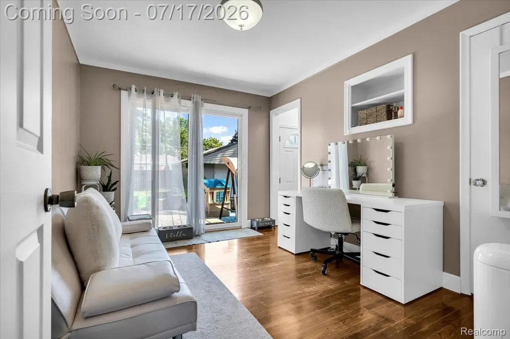 31118 Richland Street Livonia City MI 48150