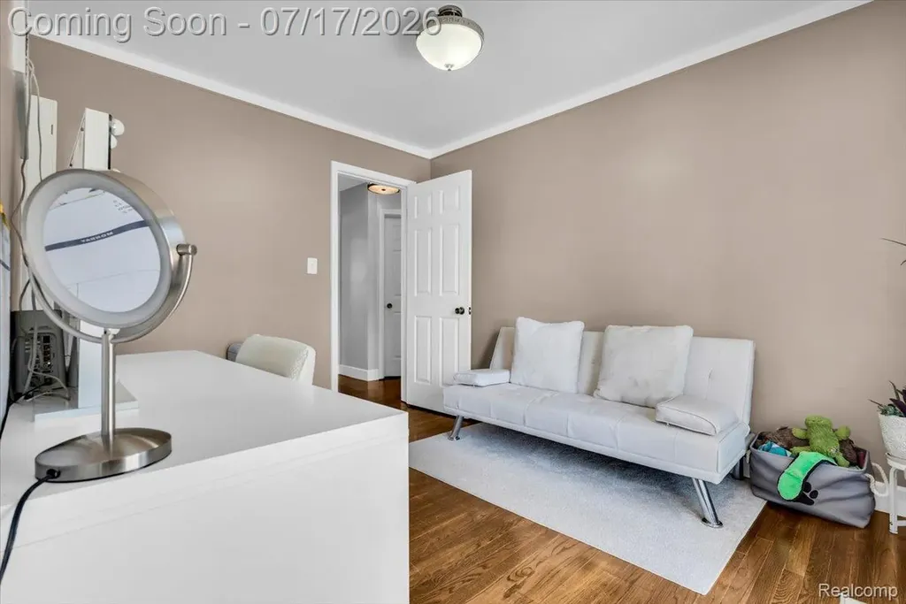 31118 Richland Street Livonia City MI 48150