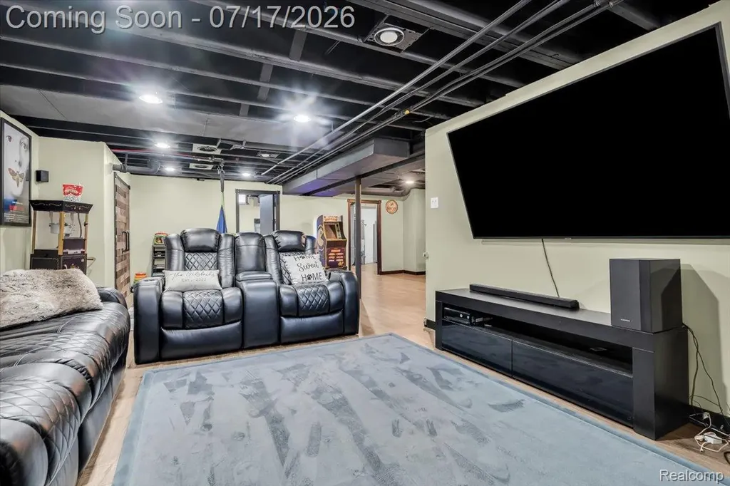 31118 Richland Street Livonia City MI 48150