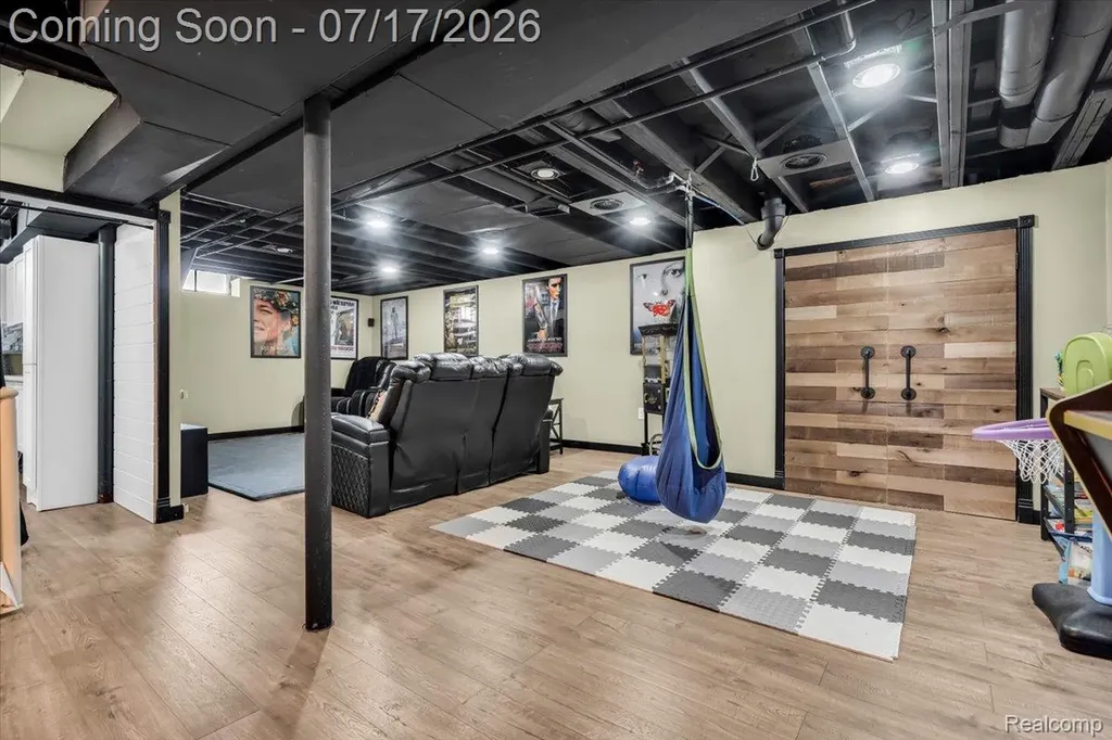 31118 Richland Street Livonia City MI 48150