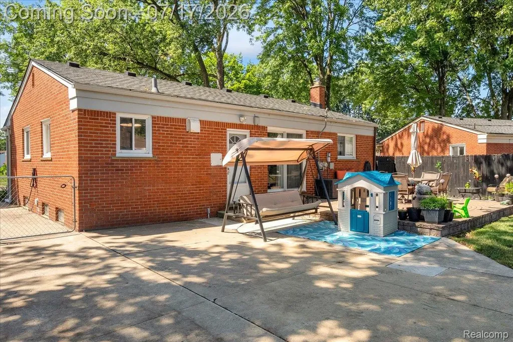31118 Richland Street Livonia City MI 48150