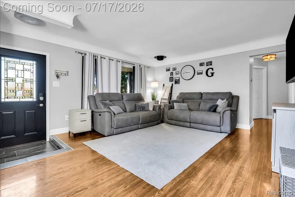 31118 Richland Street Livonia City MI 48150