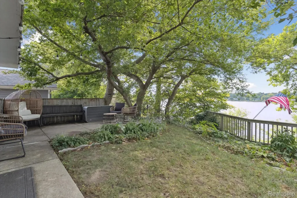 4475 Harp Drive Fenton Charter Township MI 48451
