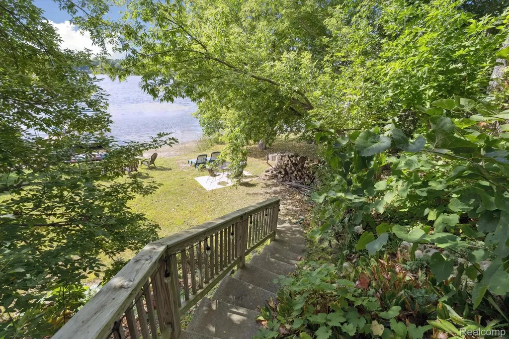 4475 Harp Drive Fenton Charter Township MI 48451