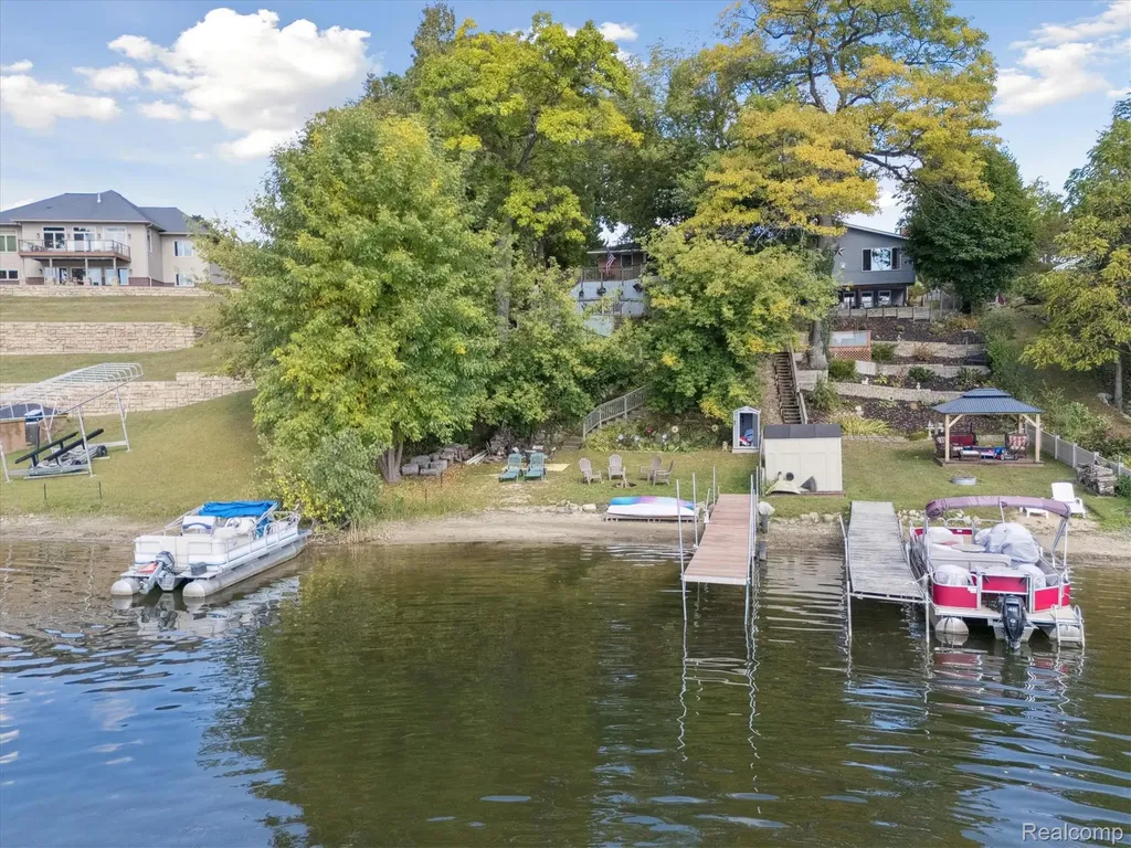 4475 Harp Drive Fenton Charter Township MI 48451