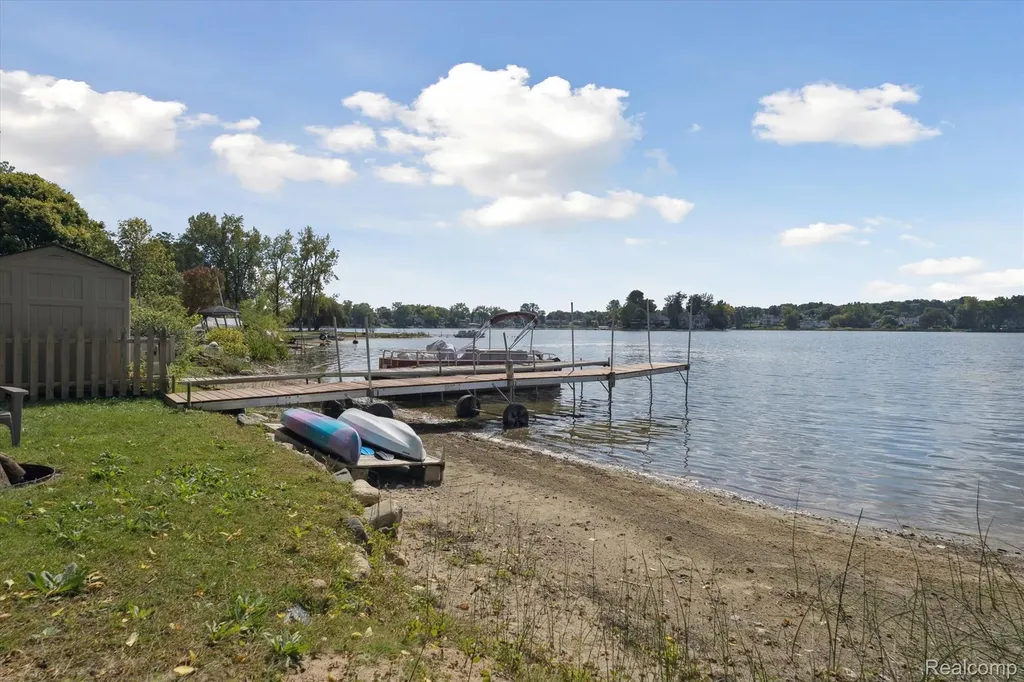 4475 Harp Drive Fenton Charter Township MI 48451