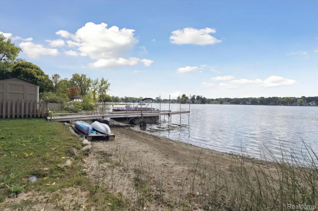 4475 Harp Drive Fenton Charter Township MI 48451