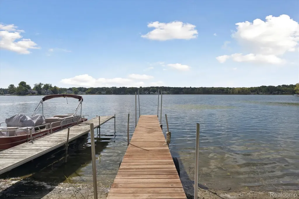4475 Harp Drive Fenton Charter Township MI 48451