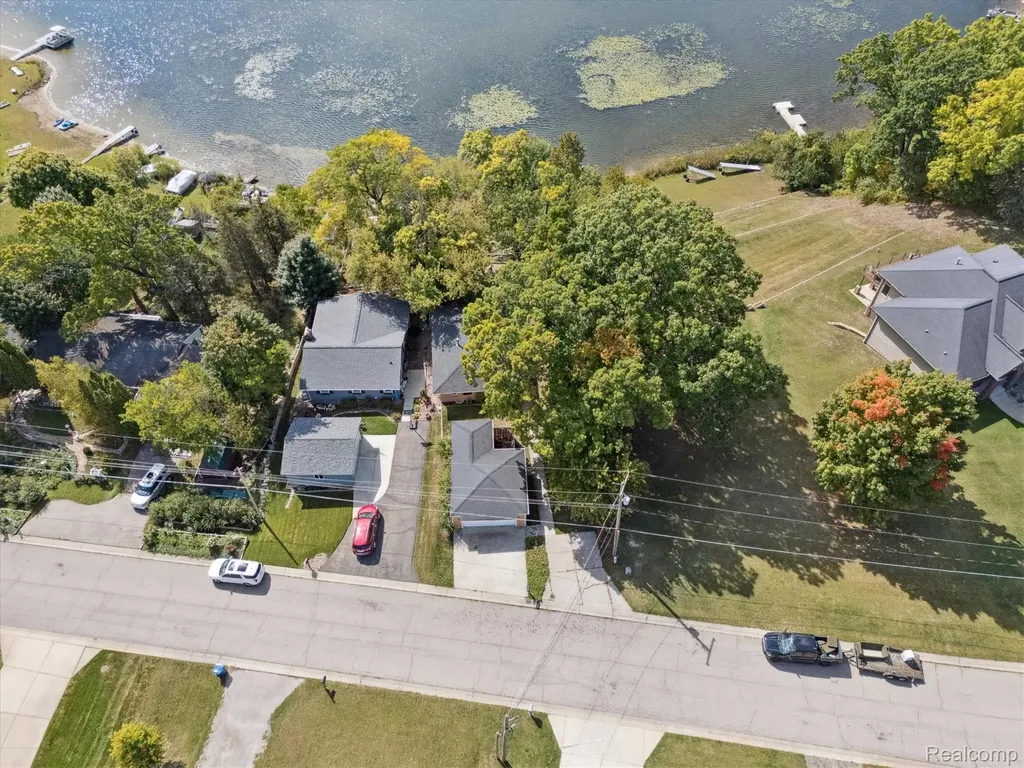 4475 Harp Drive Fenton Charter Township MI 48451