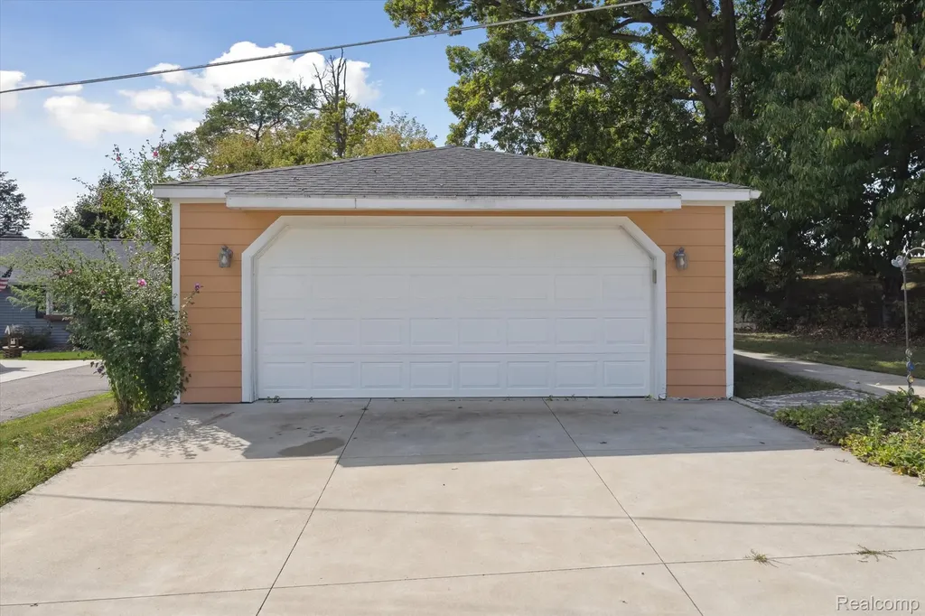 4475 Harp Drive Fenton Charter Township MI 48451