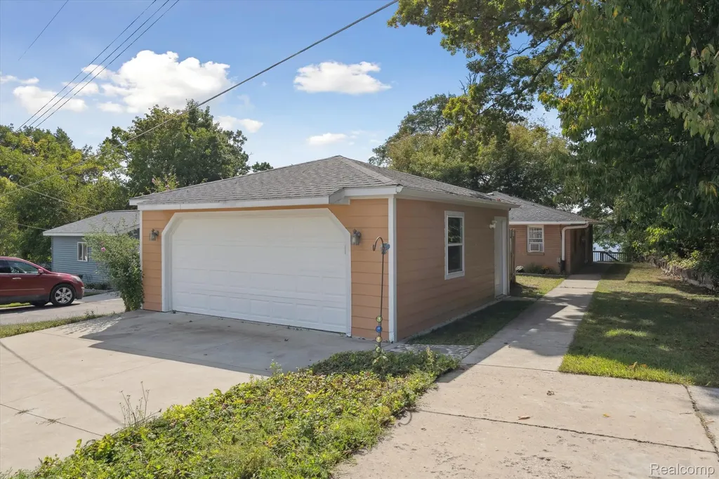 4475 Harp Drive Fenton Charter Township MI 48451
