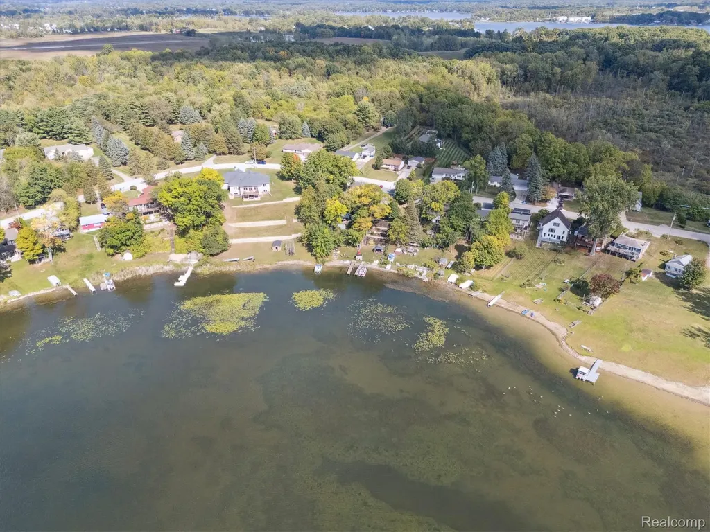 4475 Harp Drive Fenton Charter Township MI 48451