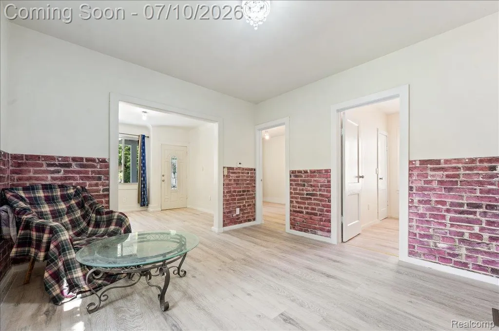 17196 Shields Street Detroit City MI 48212