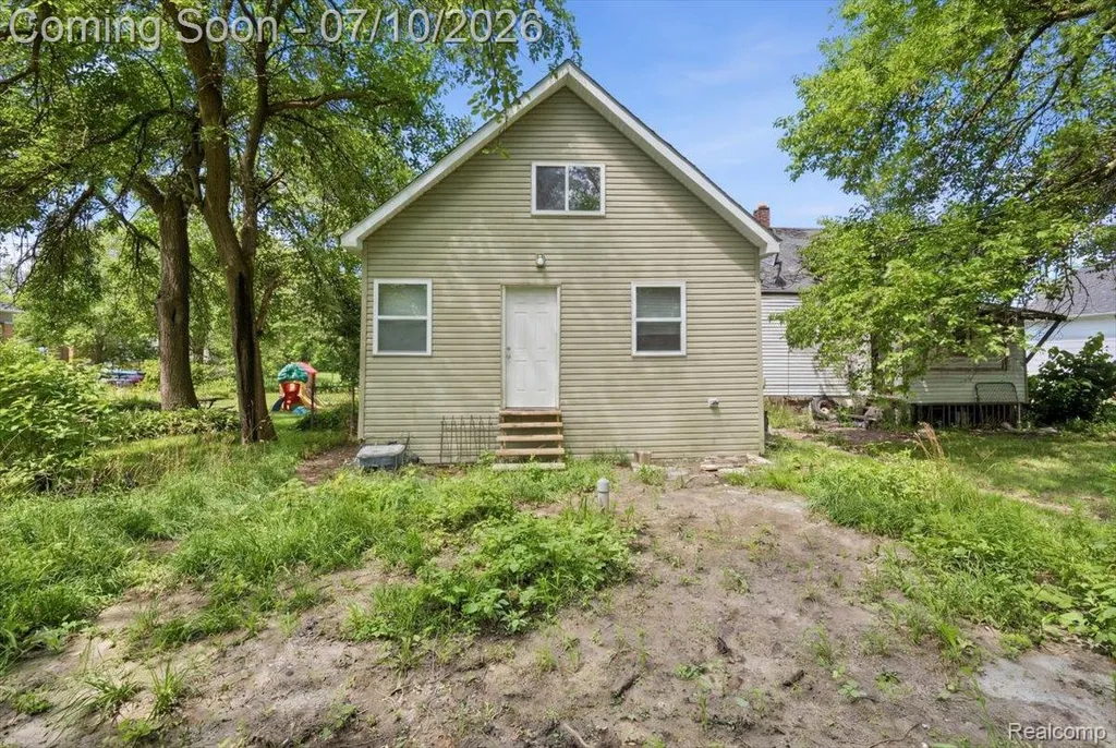 17196 Shields Street Detroit City MI 48212