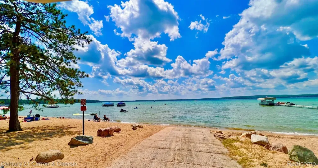 130 Siesta Trail Roscommon Township MI 48653