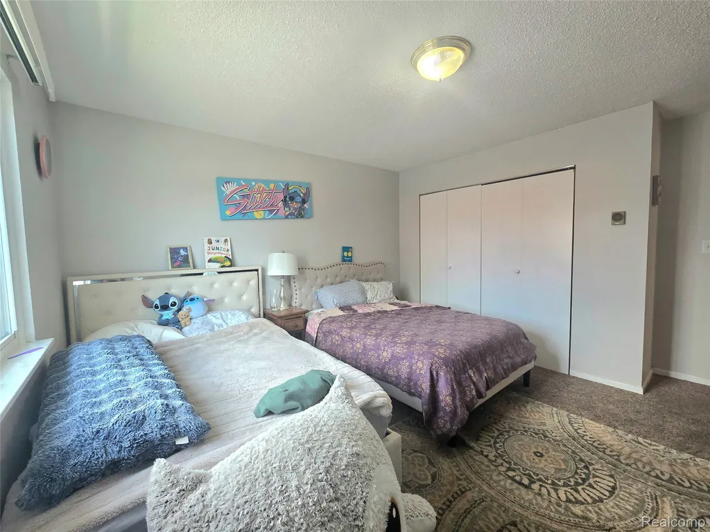 5251 Highland Road Waterford Charter Township MI 48327