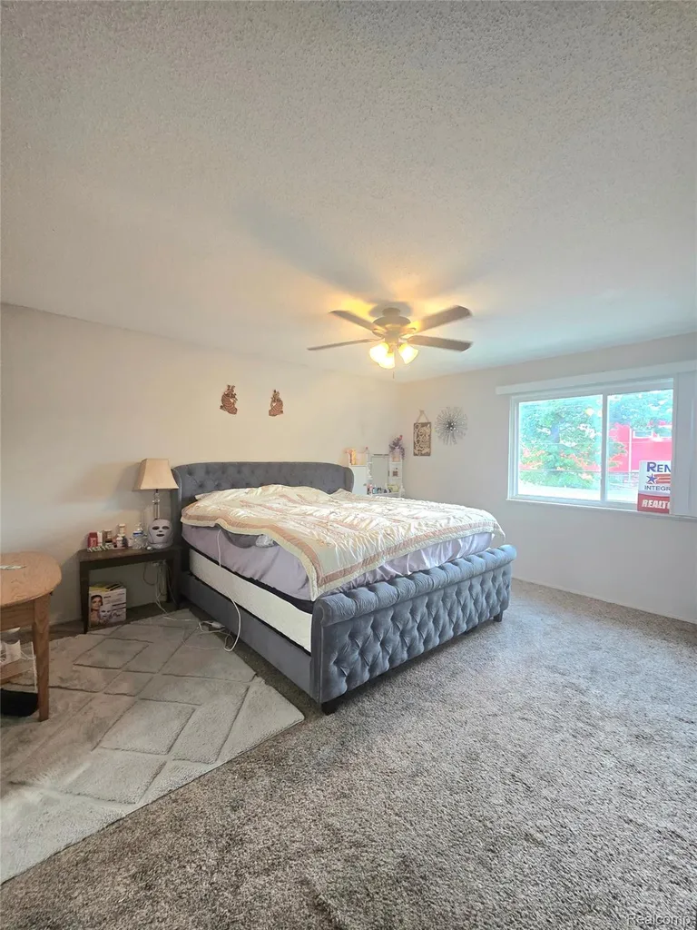 5251 Highland Road Waterford Charter Township MI 48327