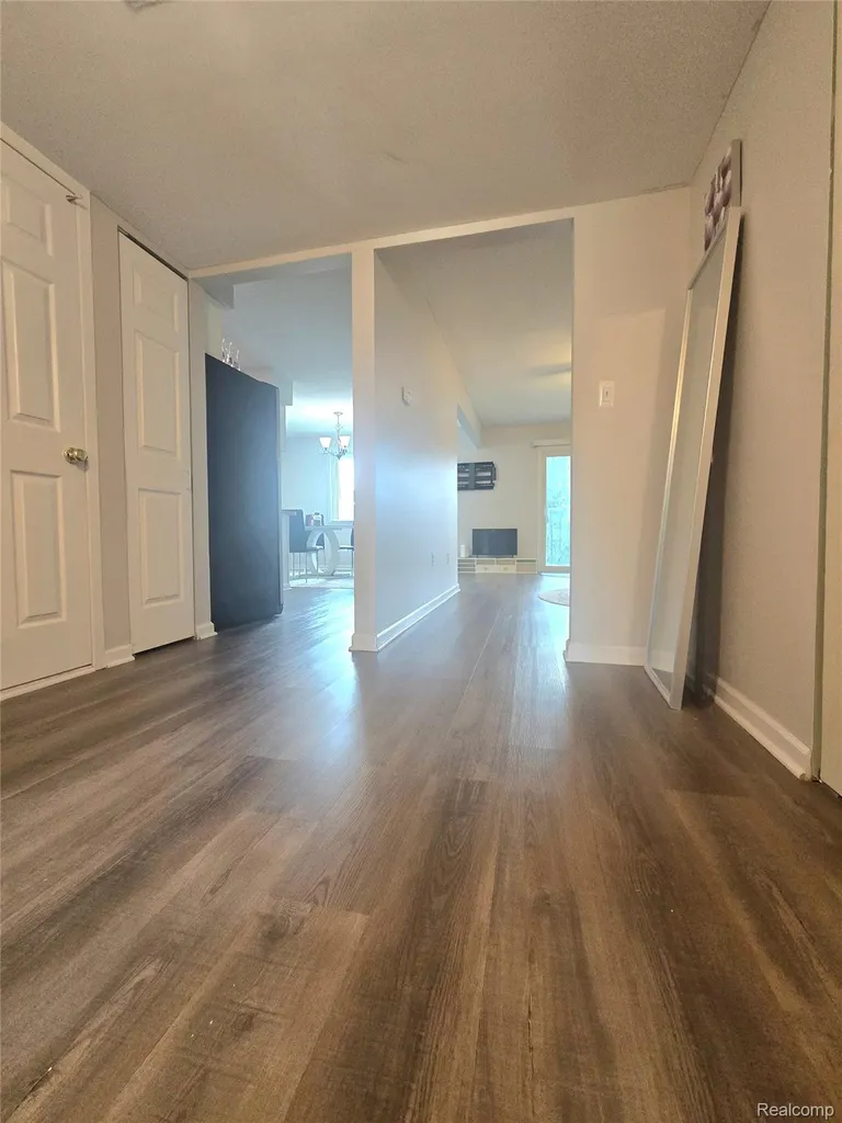 5251 Highland Road Waterford Charter Township MI 48327