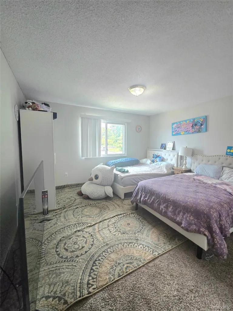 5251 Highland Road Waterford Charter Township MI 48327