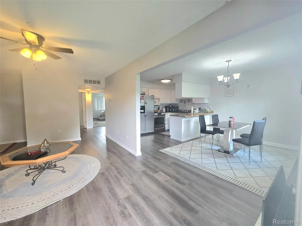 5251 Highland Road Waterford Charter Township MI 48327
