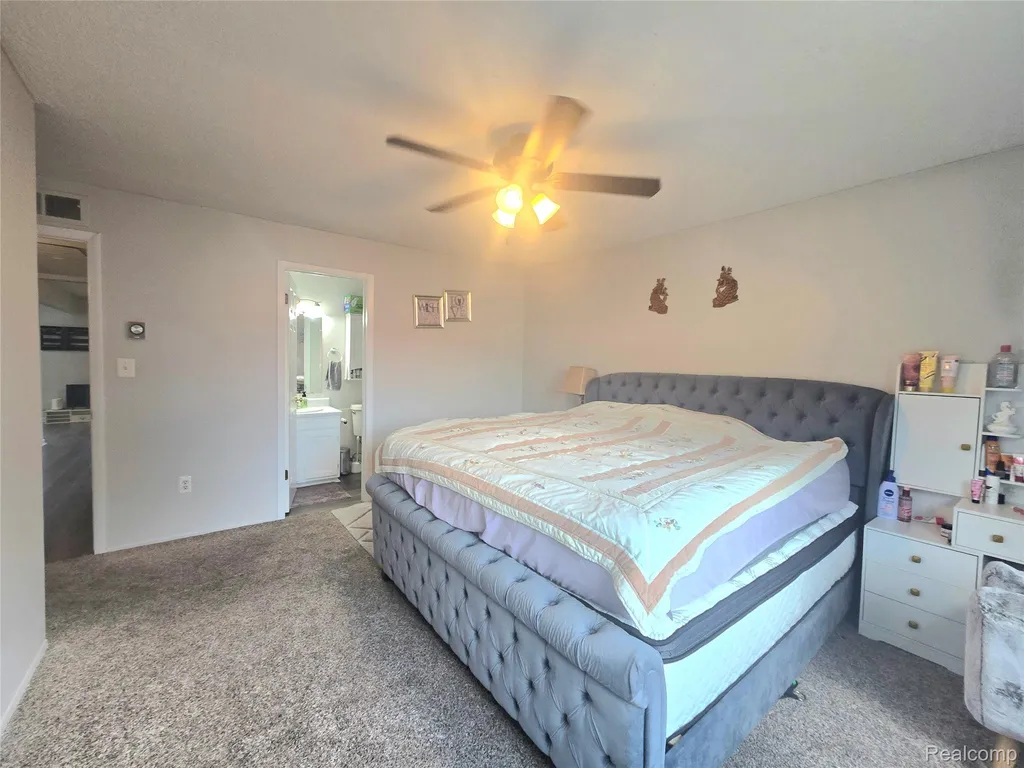 5251 Highland Road Waterford Charter Township MI 48327