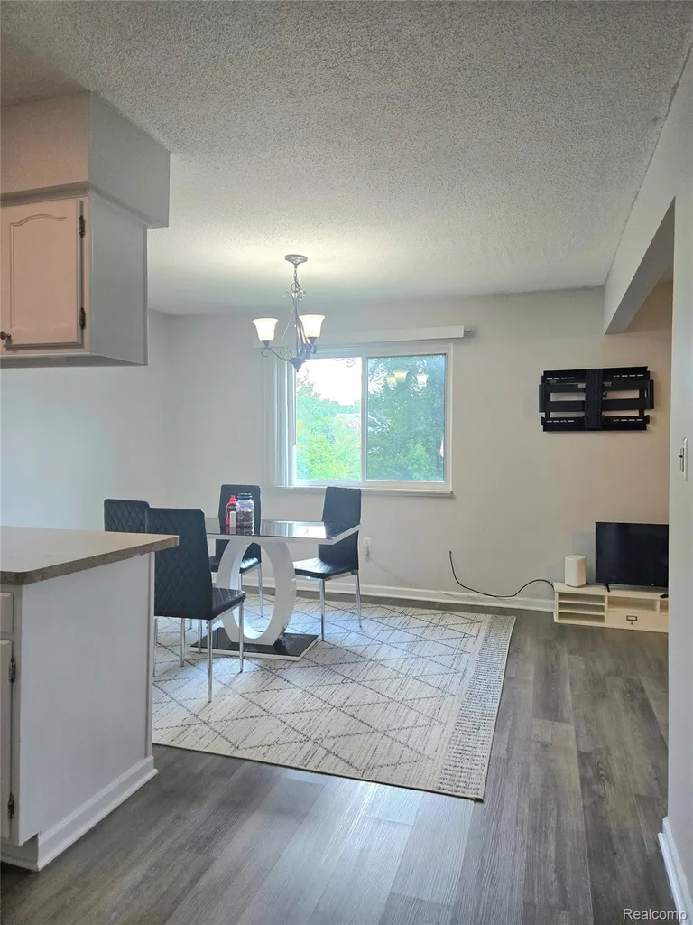 5251 Highland Road Waterford Charter Township MI 48327