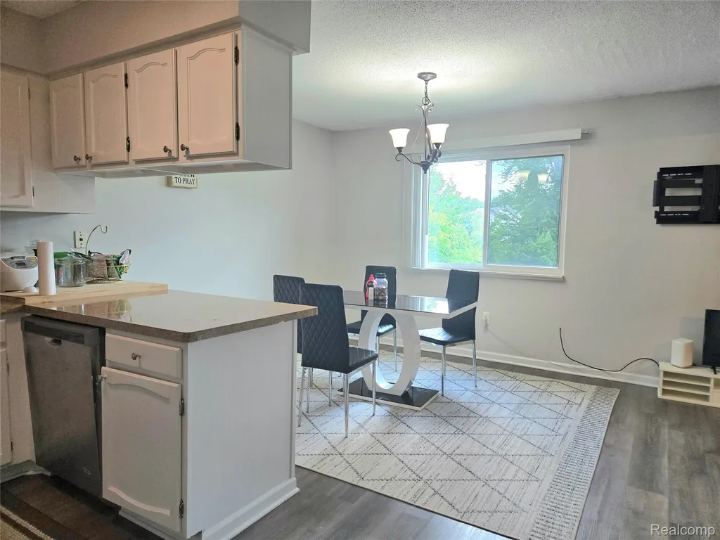 5251 Highland Road Waterford Charter Township MI 48327