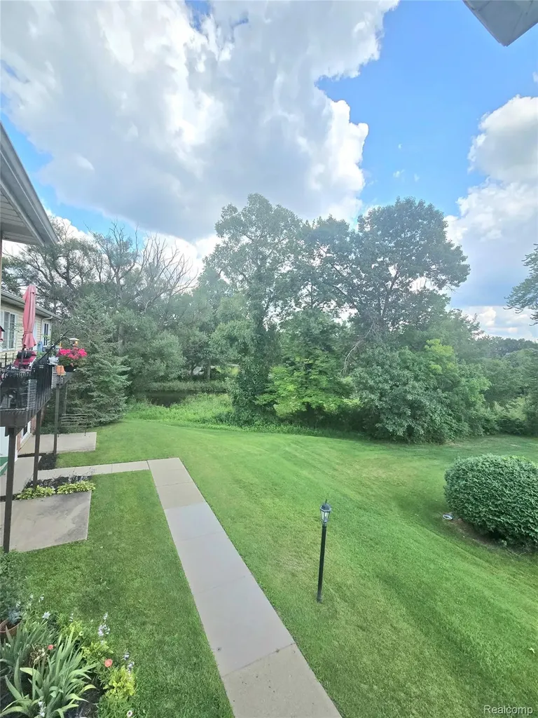 5251 Highland Road Waterford Charter Township MI 48327