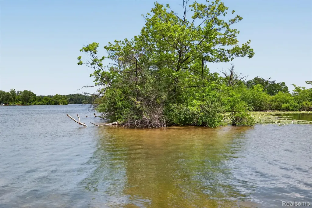 Vac Island On Pontiac Lake White Lake Charter Township MI 48386
