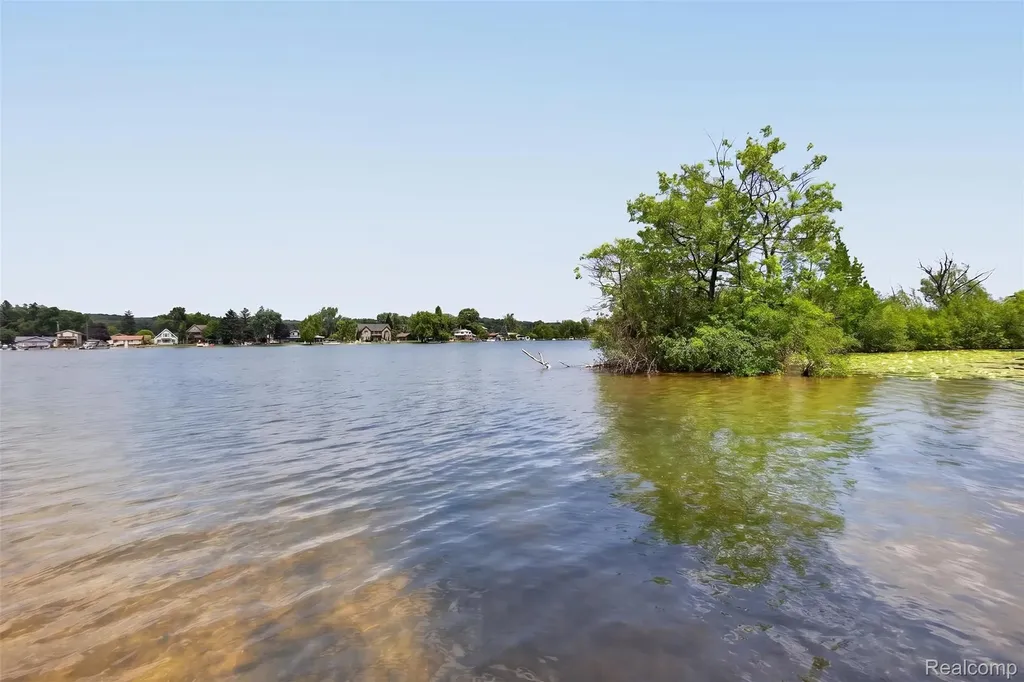 Vac Island On Pontiac Lake White Lake Charter Township MI 48386