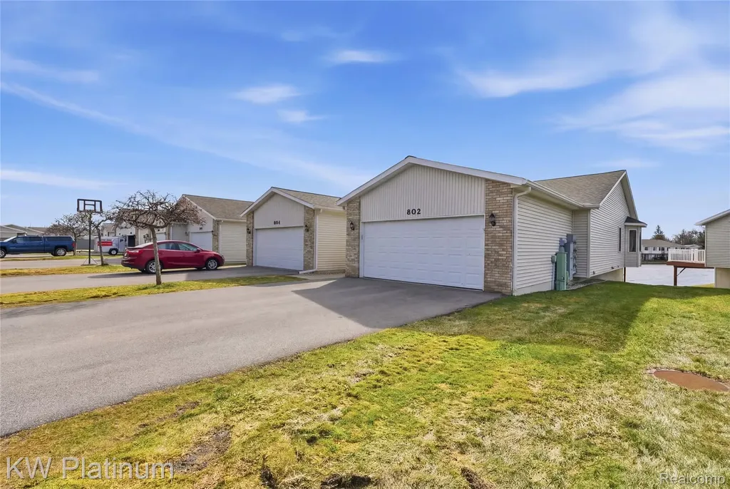 802 Crystal Lane Marysville City MI 48040