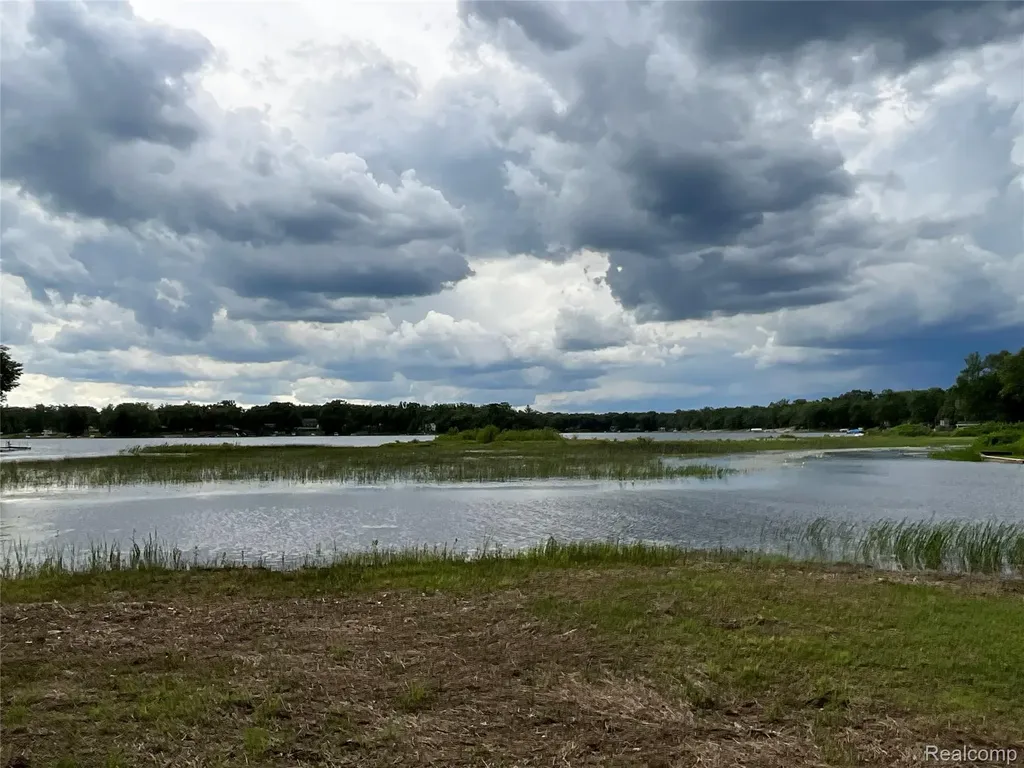2192 Lake Road S Plainfield Township MI 48748