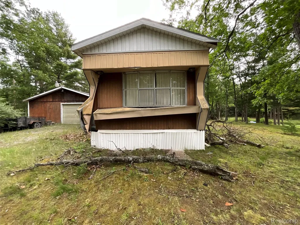 2192 Lake Road S Plainfield Township MI 48748