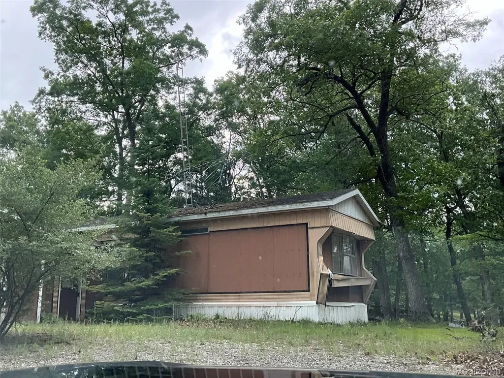 2192 Lake Road S Plainfield Township MI 48748