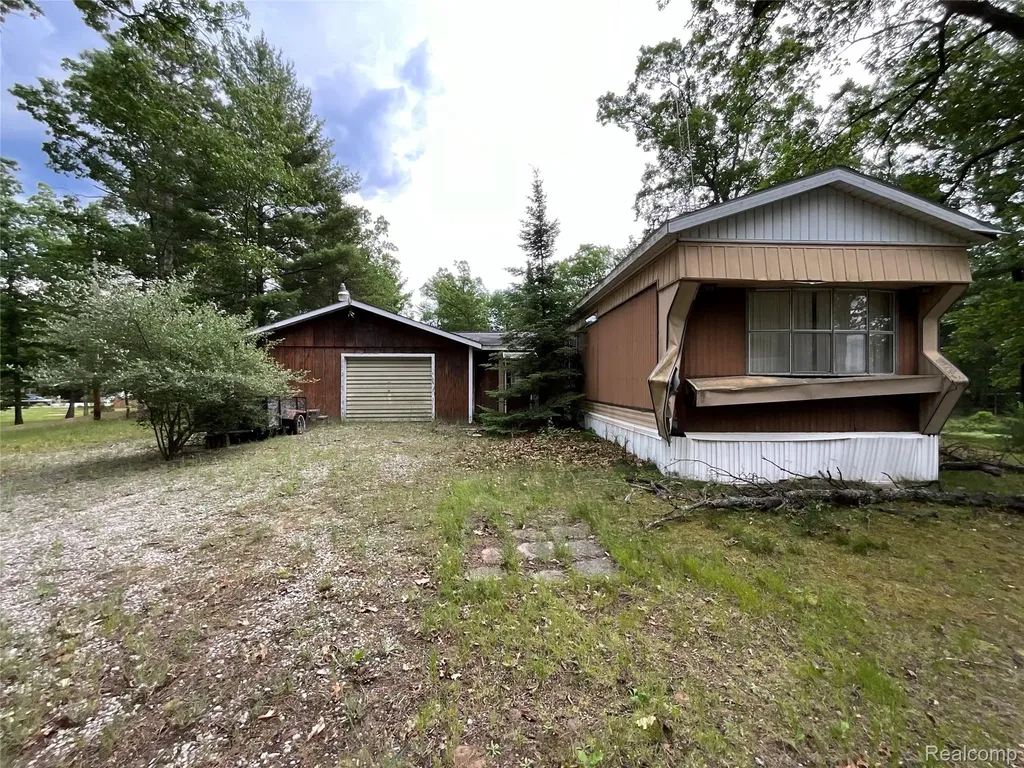 2192 Lake Road S Plainfield Township MI 48748