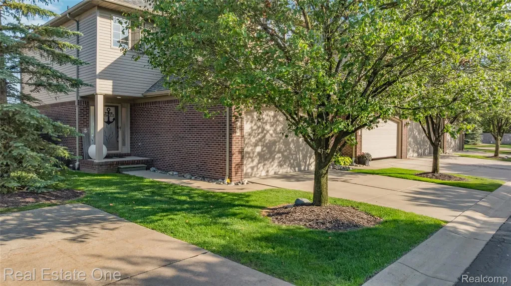47630 Lorie Lane Chesterfield Township MI 48047