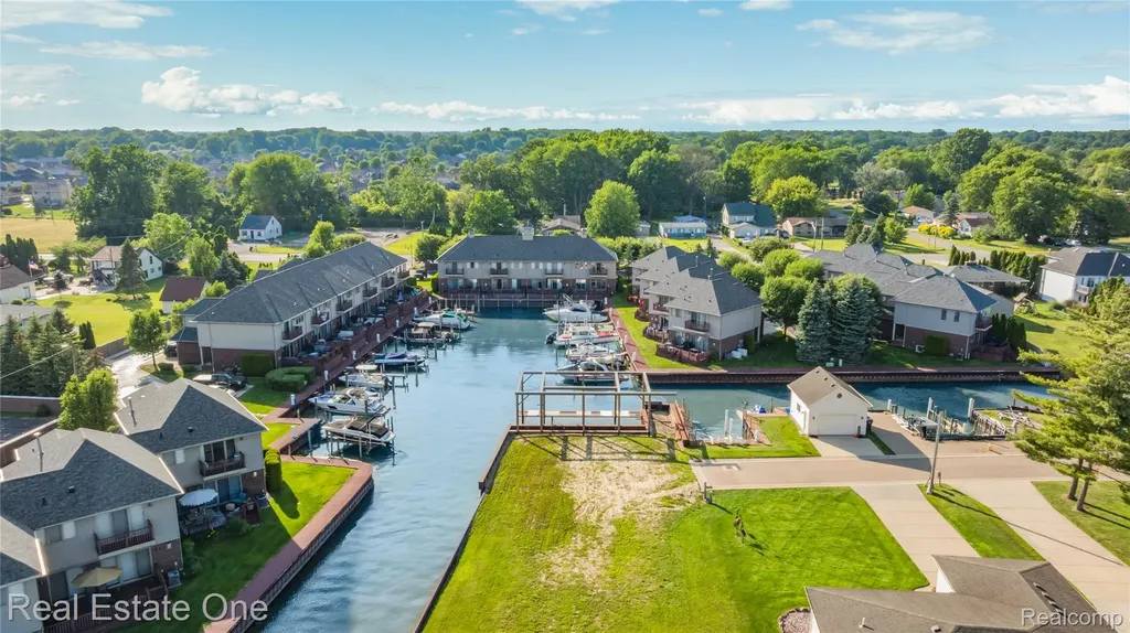 47630 Lorie Lane Chesterfield Township MI 48047